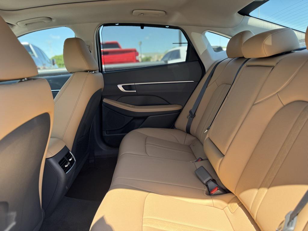 new 2025 Hyundai Sonata Hybrid car, priced at $34,149
