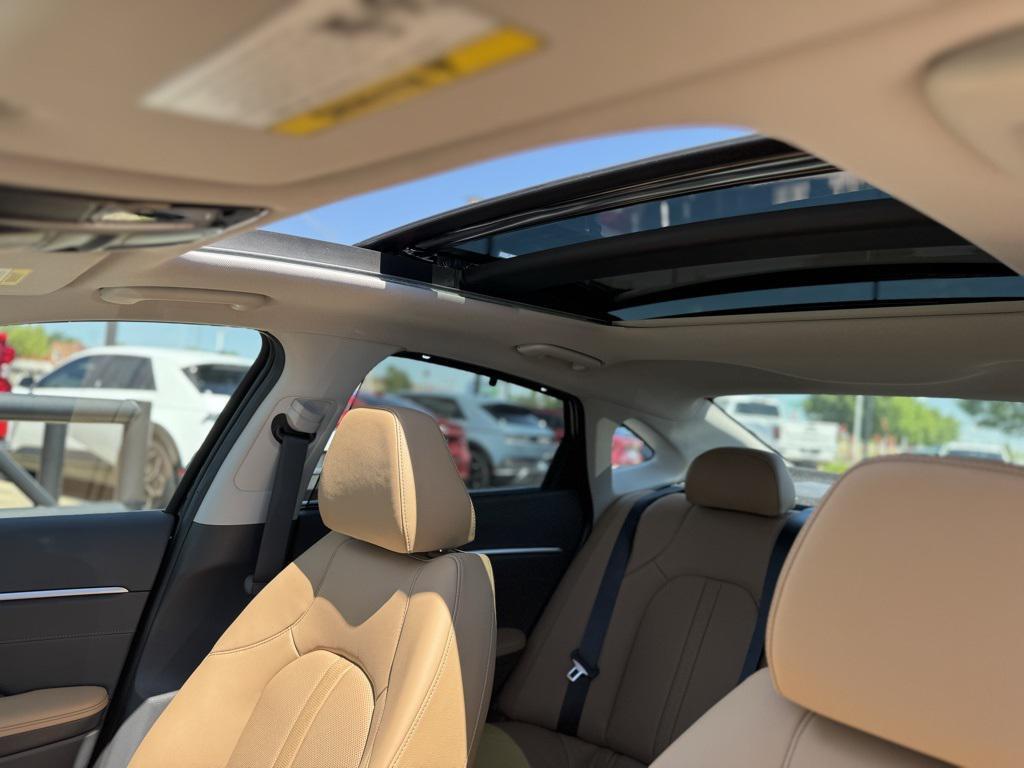 new 2025 Hyundai Sonata Hybrid car, priced at $34,149