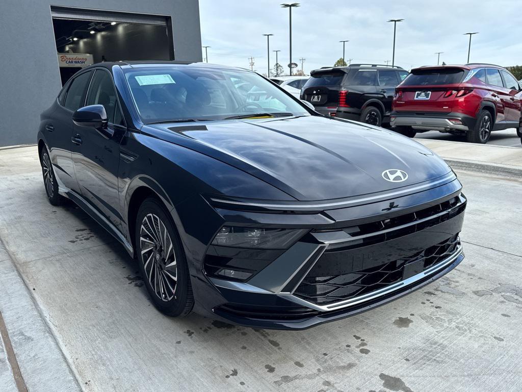new 2026 Hyundai Sonata Hybrid car, priced at $33,051
