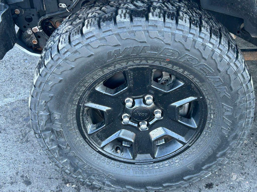 used 2022 Jeep Gladiator car, priced at $32,369