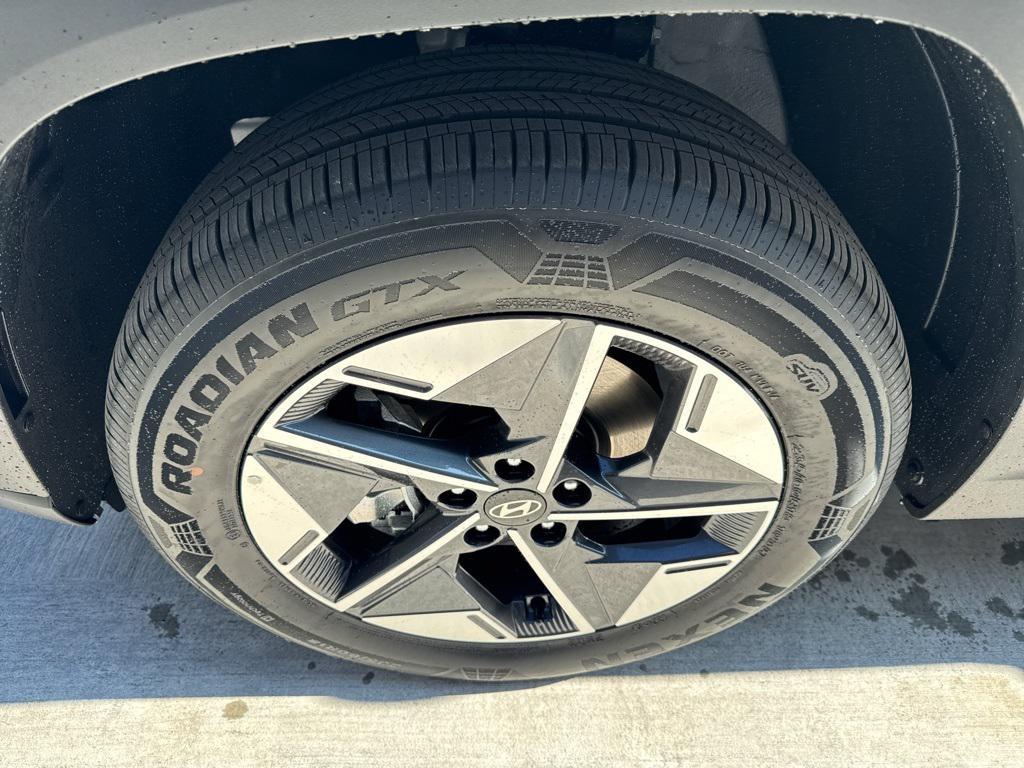 new 2026 Hyundai TUCSON Hybrid car, priced at $35,496