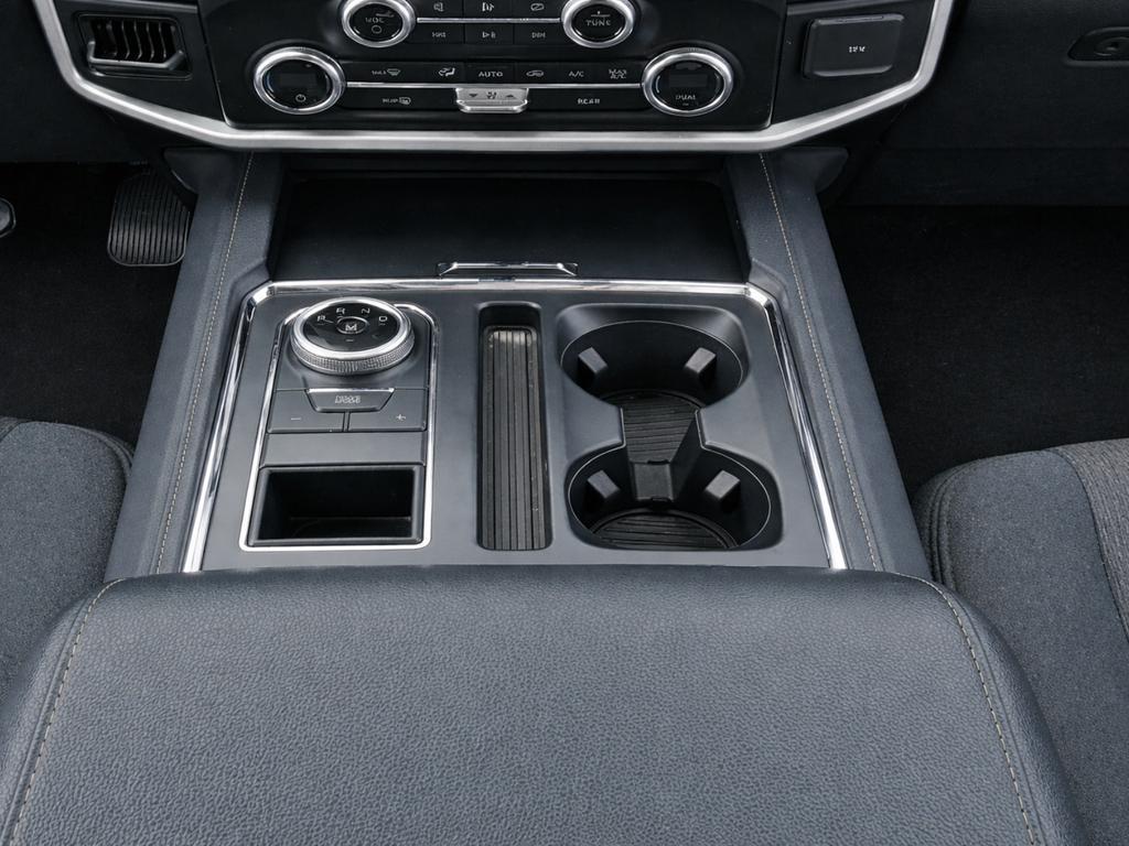 used 2024 Ford Expedition car, priced at $40,376