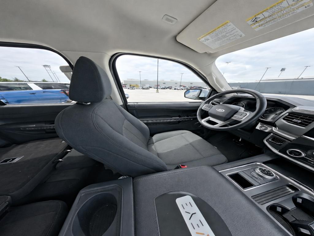 used 2024 Ford Expedition car, priced at $40,376