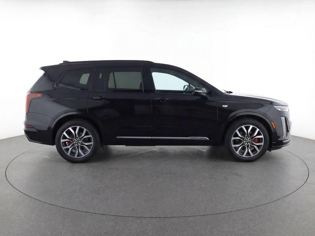 used 2023 Cadillac XT6 car, priced at $31,350