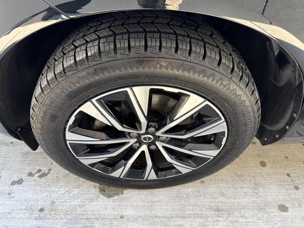 used 2023 Volvo XC60 car, priced at $24,982