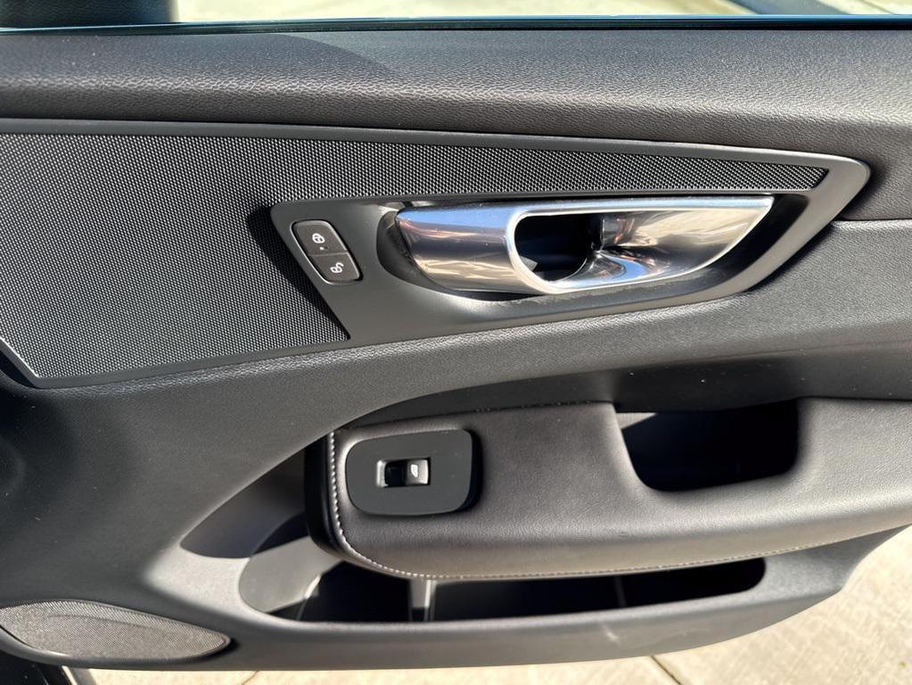 used 2023 Volvo XC60 car, priced at $24,982