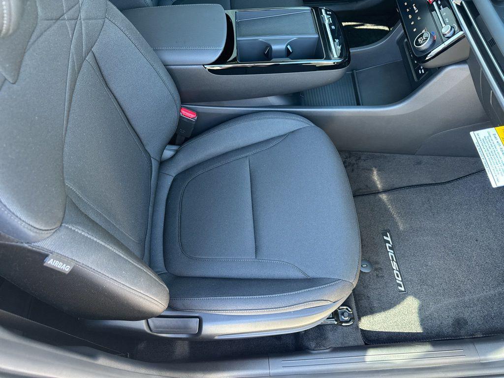 new 2026 Hyundai TUCSON Hybrid car, priced at $35,070