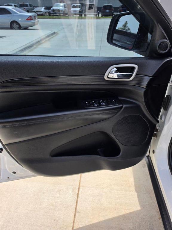 used 2021 Jeep Grand Cherokee car, priced at $15,289