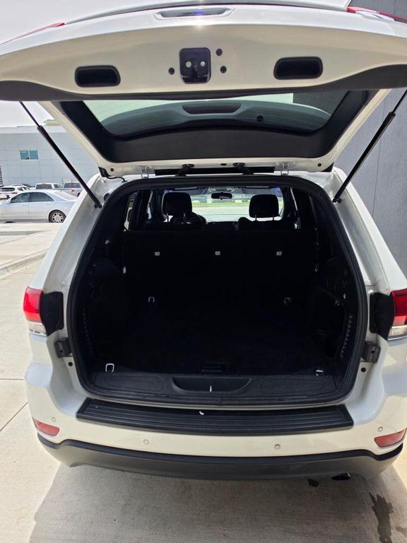 used 2021 Jeep Grand Cherokee car, priced at $15,289