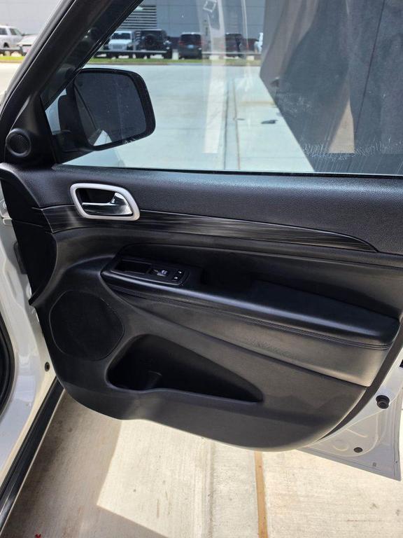 used 2021 Jeep Grand Cherokee car, priced at $15,289
