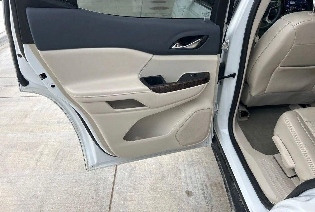 used 2023 GMC Acadia car, priced at $30,289
