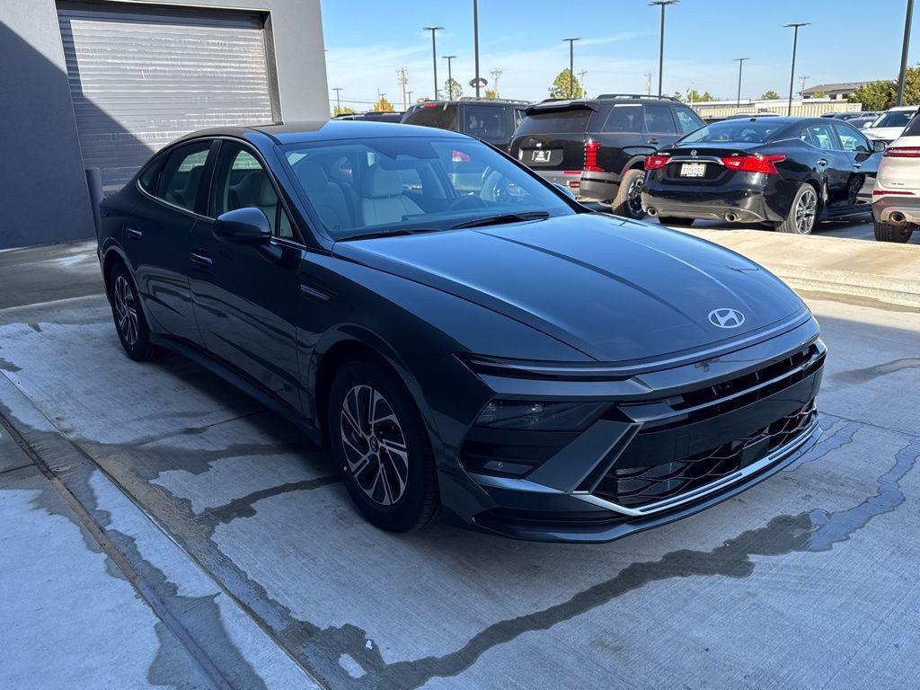 new 2026 Hyundai Sonata Hybrid car, priced at $30,434