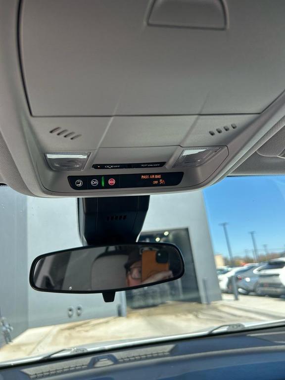 used 2024 Chevrolet Equinox car, priced at $18,500