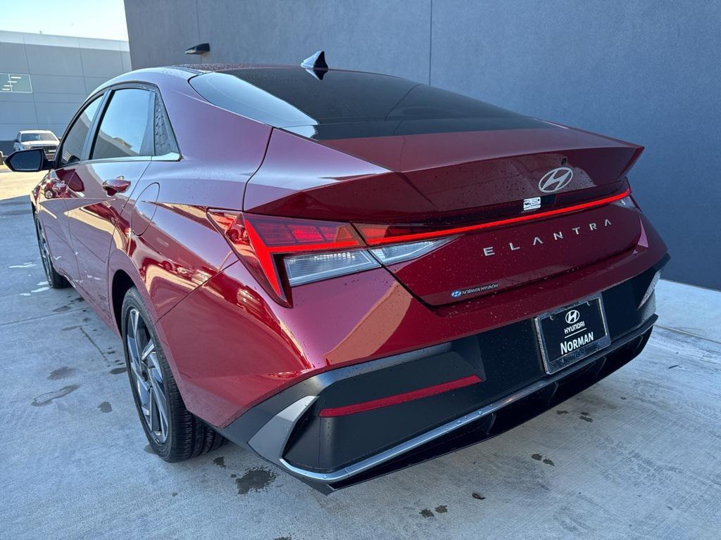 new 2025 Hyundai Elantra car, priced at $22,578