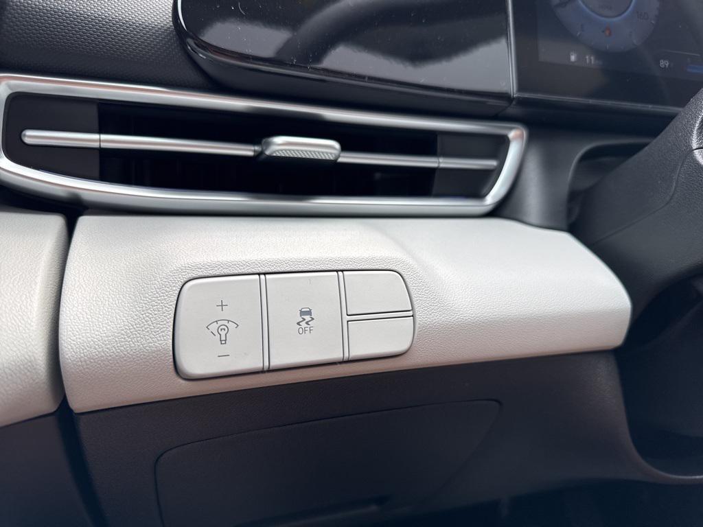 new 2025 Hyundai Elantra car, priced at $22,522