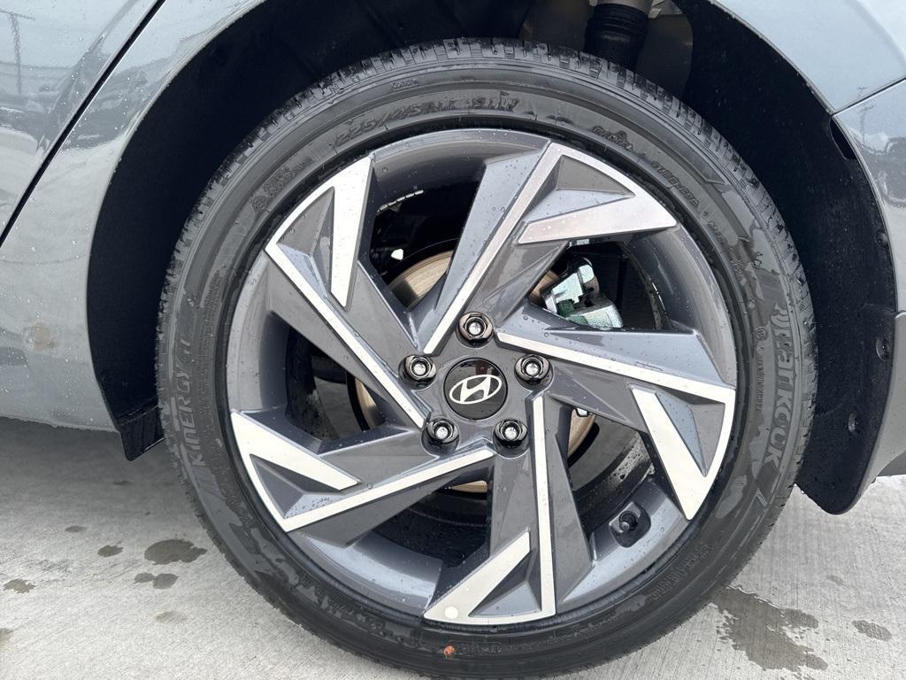 new 2025 Hyundai Elantra car, priced at $22,522