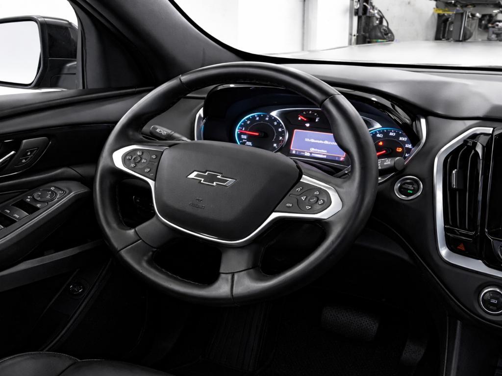 used 2023 Chevrolet Traverse car, priced at $31,654