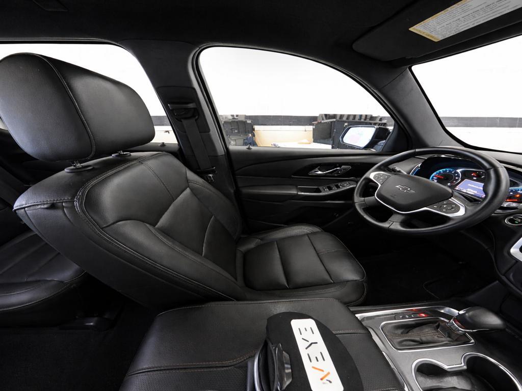 used 2023 Chevrolet Traverse car, priced at $31,654