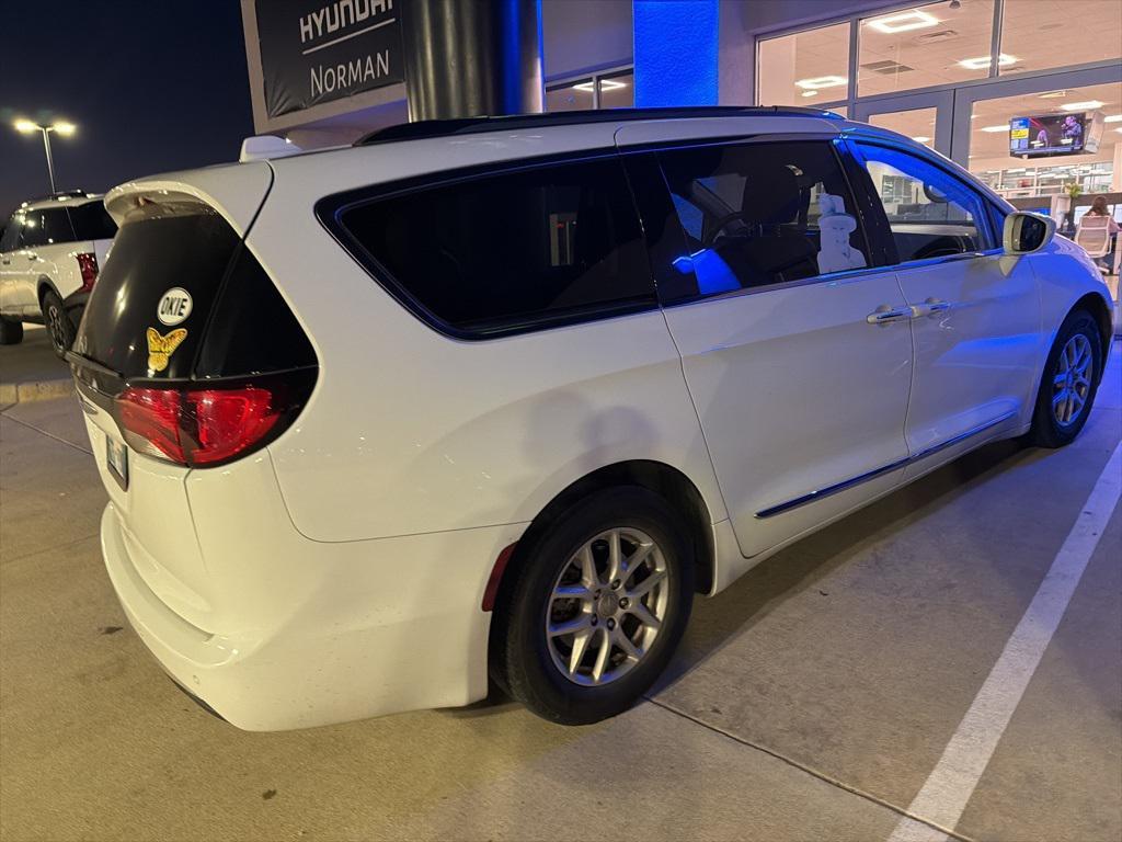 used 2020 Chrysler Pacifica car, priced at $8,500