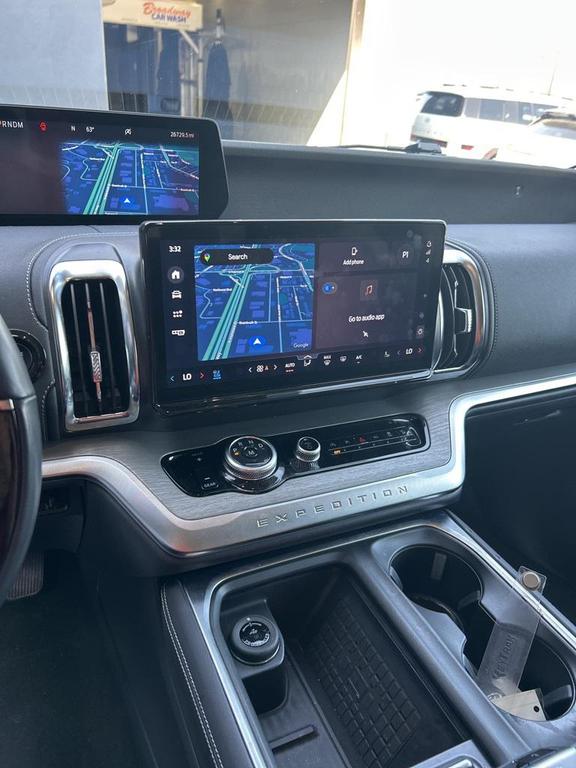 used 2025 Ford Expedition car, priced at $70,000