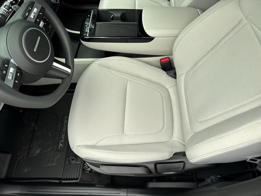 new 2026 Hyundai TUCSON Hybrid car, priced at $33,258