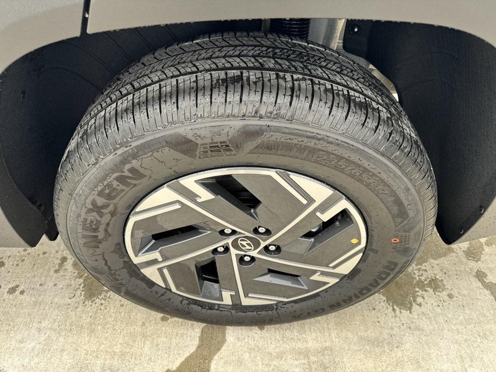 new 2026 Hyundai TUCSON Hybrid car, priced at $33,258