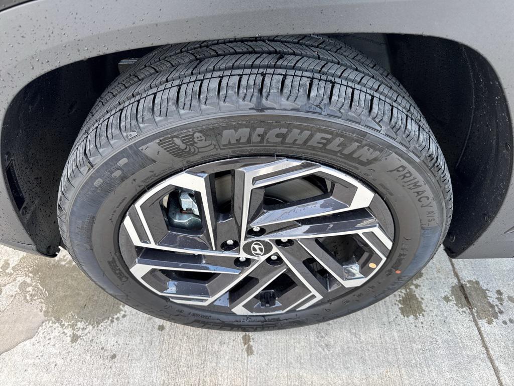 new 2026 Hyundai TUCSON Hybrid car, priced at $42,318