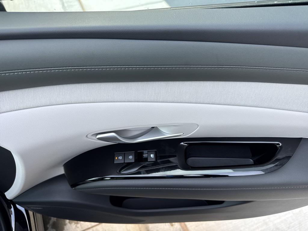 new 2026 Hyundai TUCSON Hybrid car, priced at $42,318