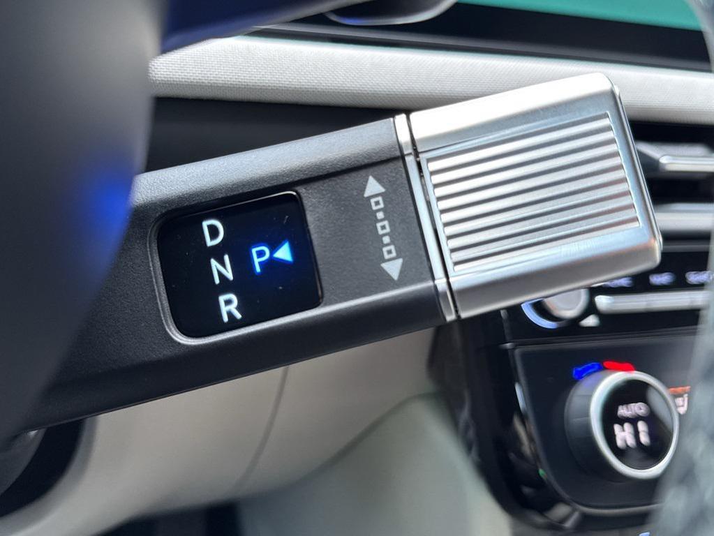 new 2026 Hyundai TUCSON Hybrid car, priced at $42,318