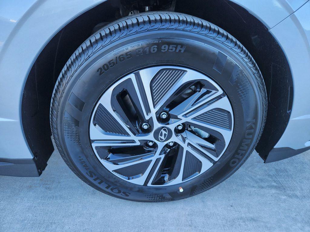 new 2026 Hyundai Sonata Hybrid car, priced at $30,312