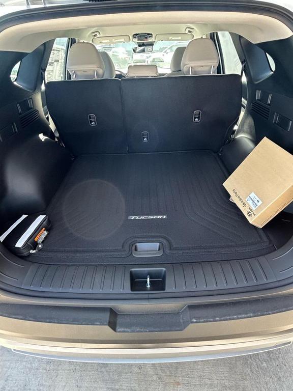 new 2026 Hyundai TUCSON Hybrid car, priced at $30,069