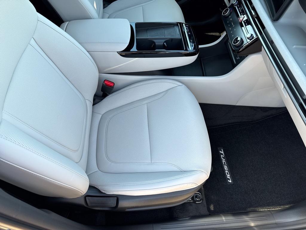 new 2026 Hyundai TUCSON Hybrid car, priced at $32,041