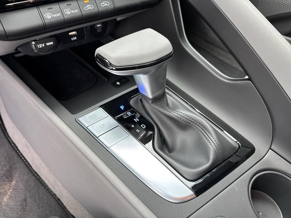 new 2025 Hyundai Elantra car, priced at $19,698