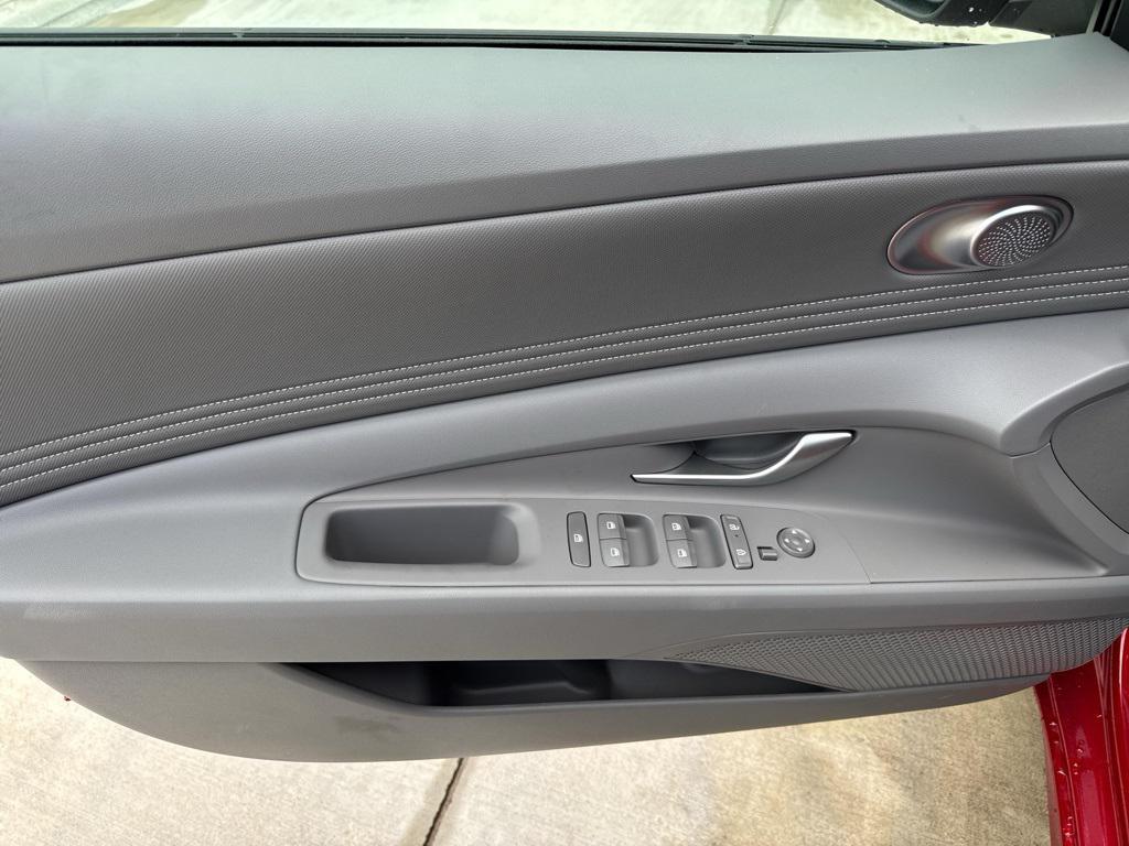 new 2025 Hyundai Elantra car, priced at $19,698