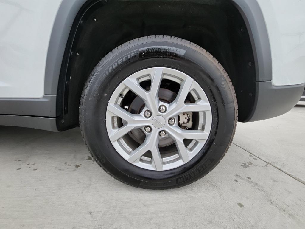 used 2024 Jeep Grand Cherokee car, priced at $29,072