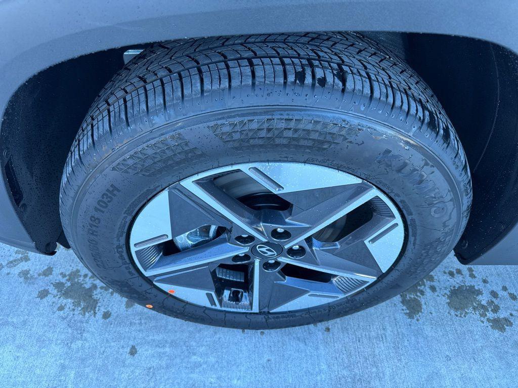 new 2026 Hyundai Tucson car, priced at $28,090