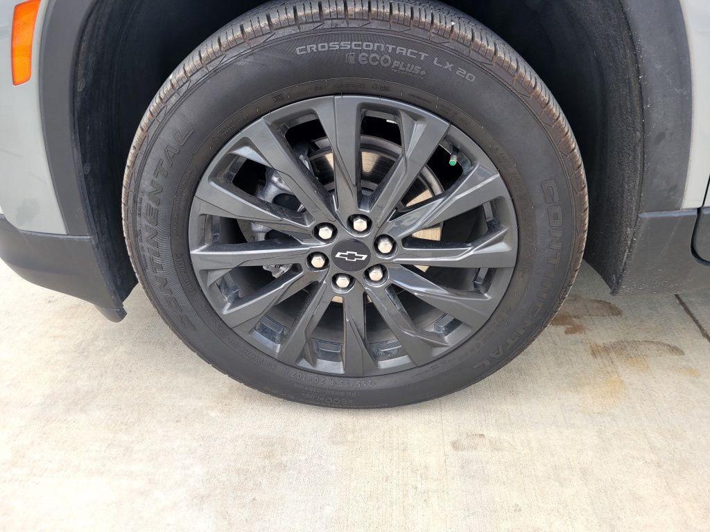 used 2023 Chevrolet Traverse car, priced at $29,007