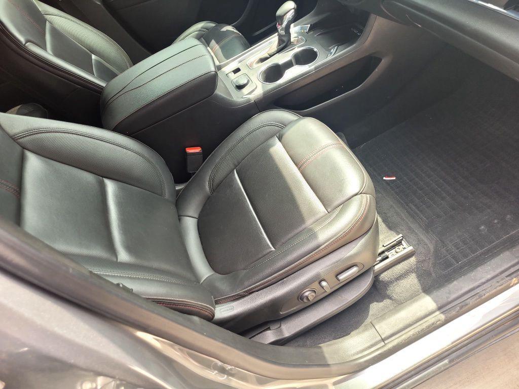 used 2023 Chevrolet Traverse car, priced at $29,007