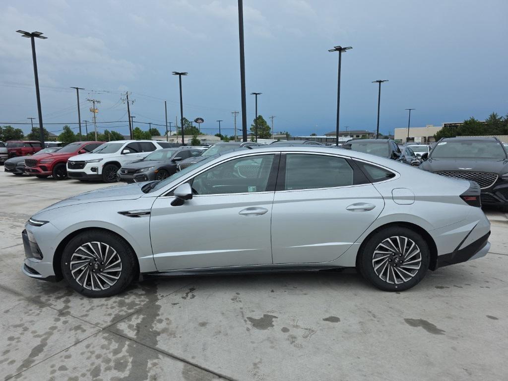 new 2025 Hyundai Sonata Hybrid car, priced at $34,149