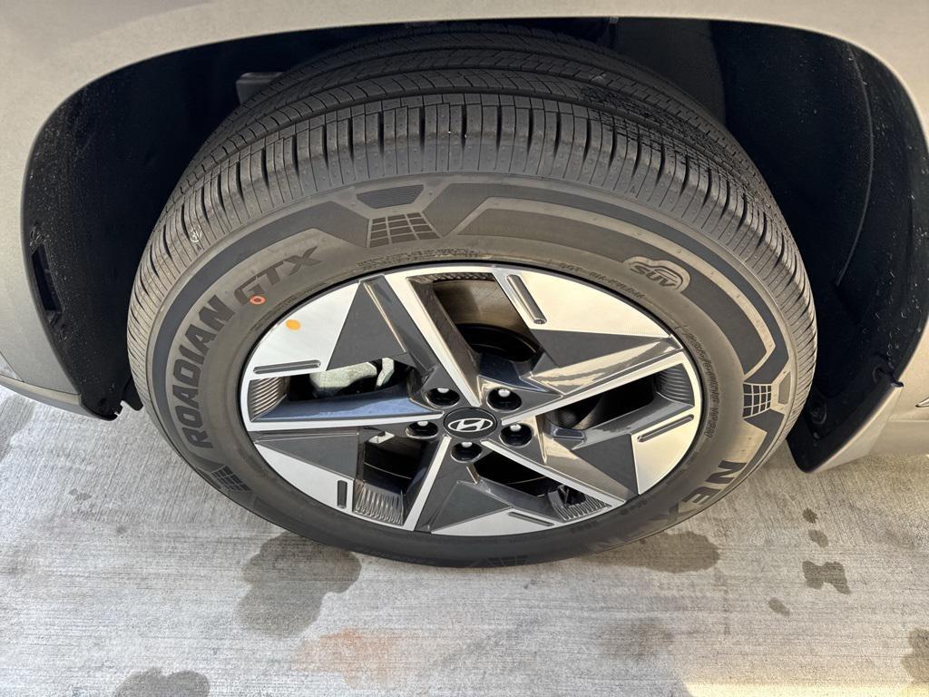 new 2026 Hyundai TUCSON Hybrid car, priced at $35,262