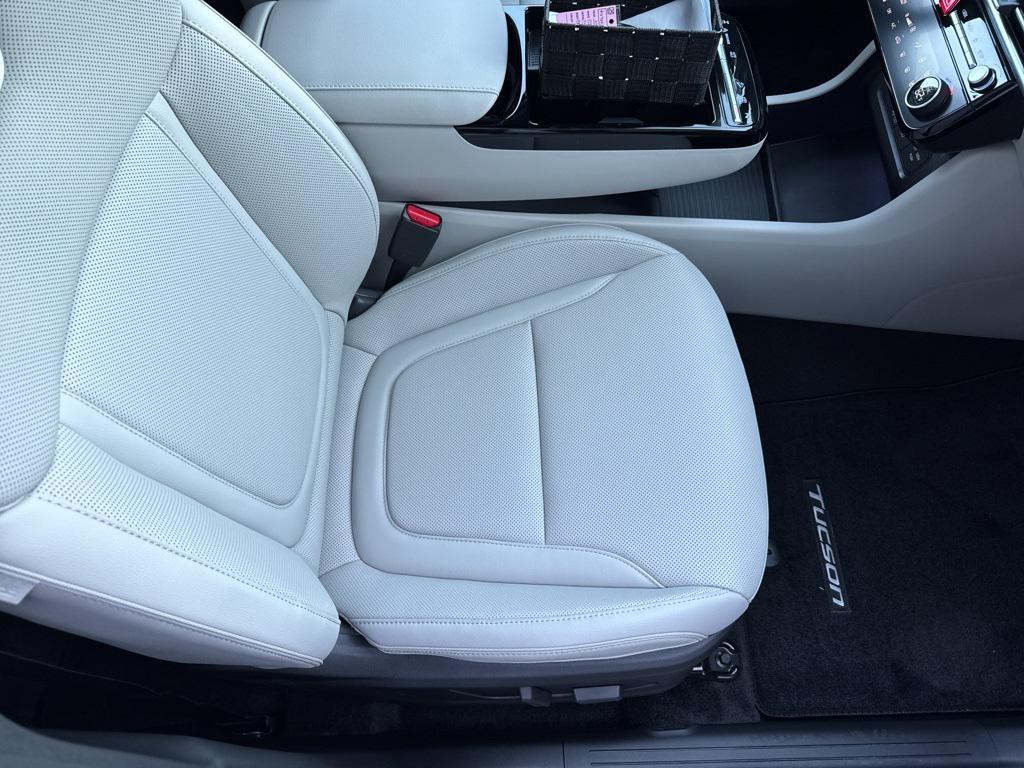 new 2026 Hyundai TUCSON Hybrid car, priced at $42,290
