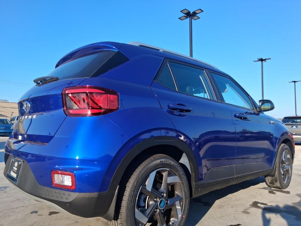 new 2025 Hyundai Venue car, priced at $22,572