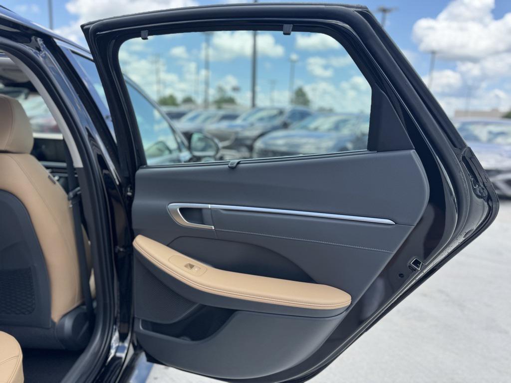 new 2025 Hyundai Sonata Hybrid car, priced at $34,149