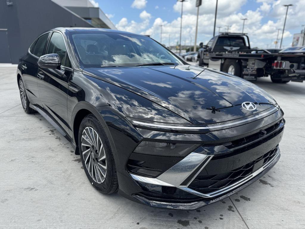 new 2025 Hyundai Sonata Hybrid car, priced at $34,149
