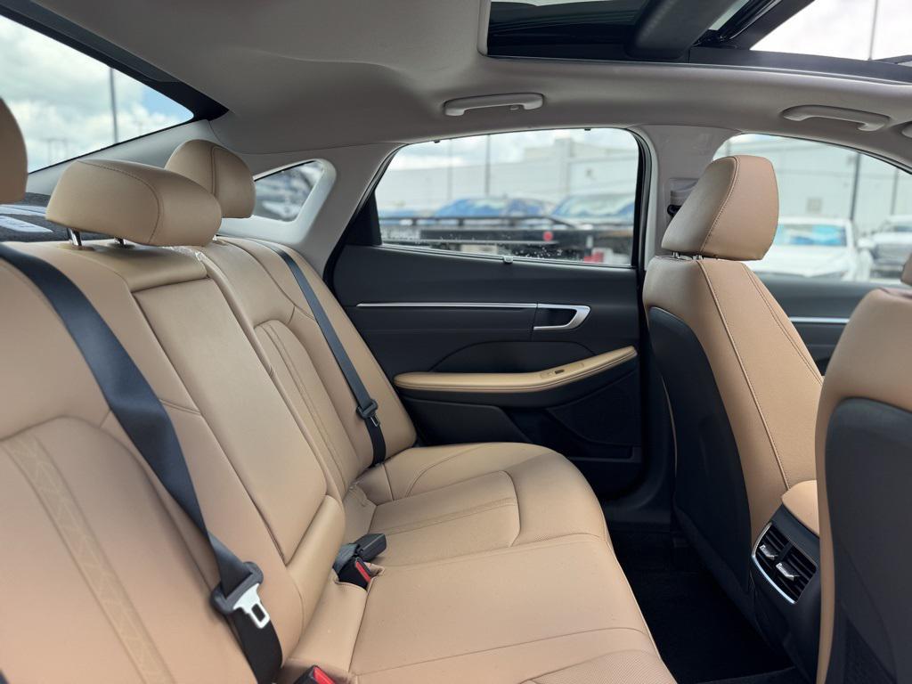 new 2025 Hyundai Sonata Hybrid car, priced at $34,149