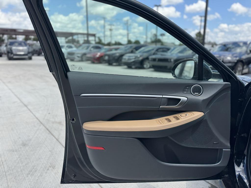 new 2025 Hyundai Sonata Hybrid car, priced at $34,149