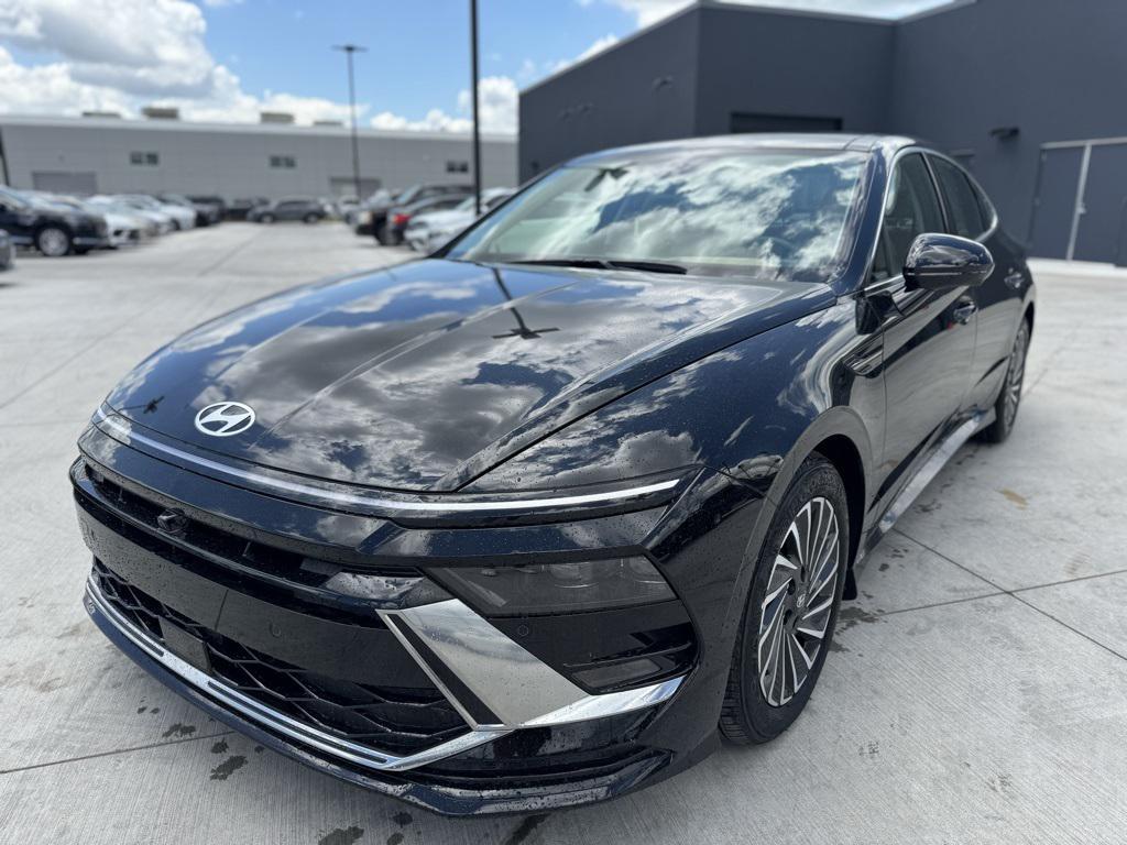 new 2025 Hyundai Sonata Hybrid car, priced at $34,149