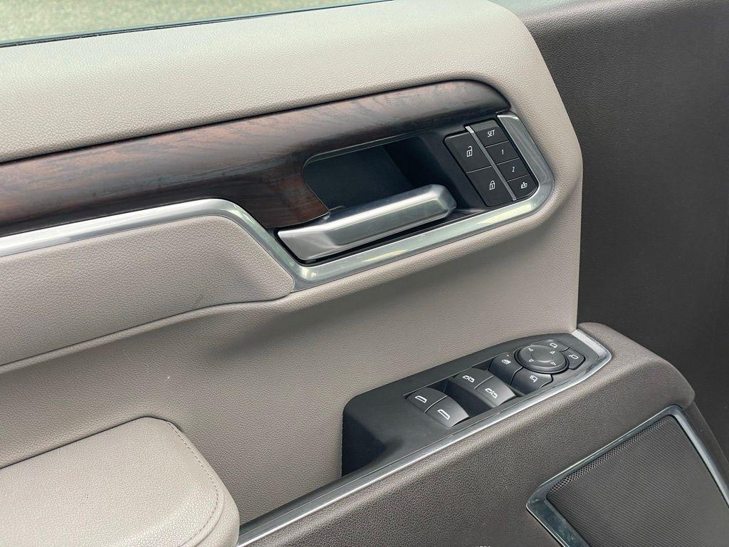 used 2025 GMC Sierra 1500 car, priced at $42,800