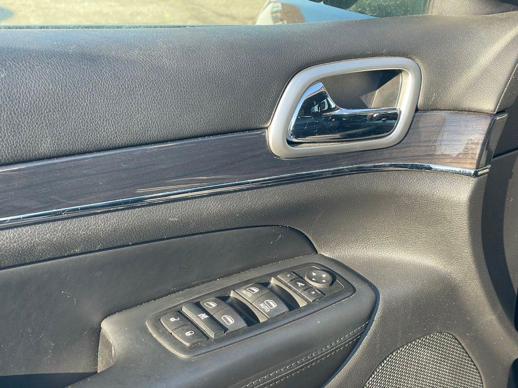 used 2015 Jeep Grand Cherokee car, priced at $13,826