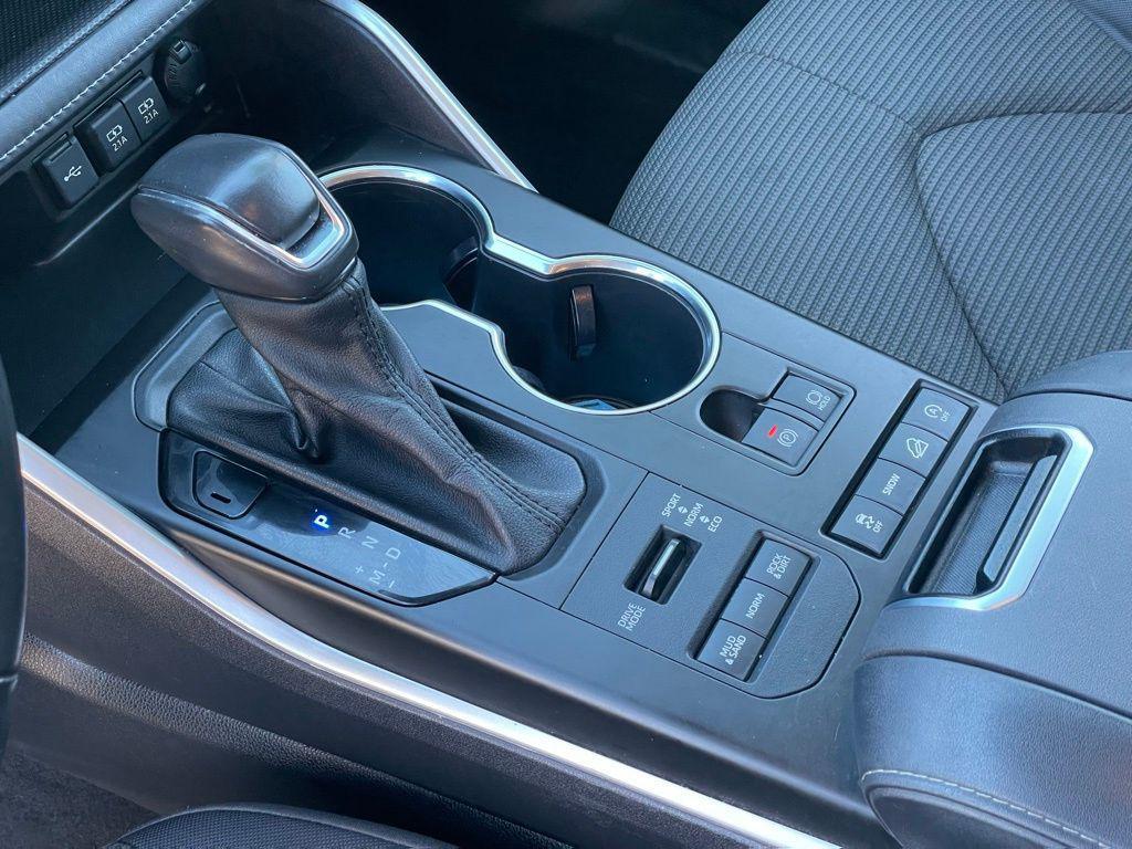 used 2021 Toyota Highlander car, priced at $26,332